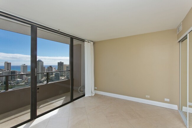 Building Photo - 37th Floor Diamond Head/Waikiki-Ocean View...