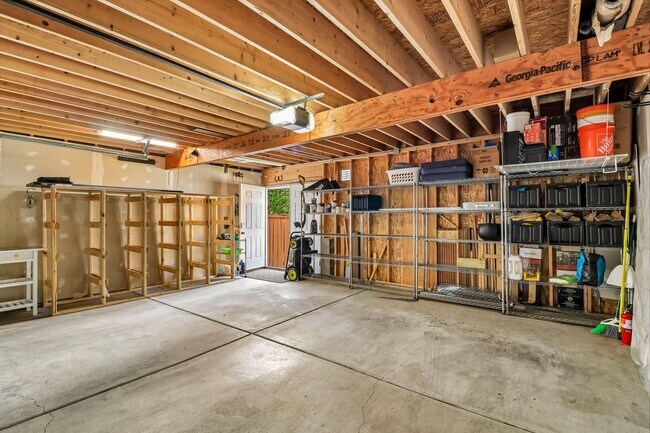 Building Photo - 929 S Bell Ave