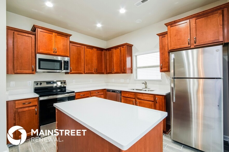 Building Photo - 1445 Lombar St