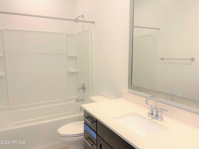 Building Photo - 9426 W Devonshire Ave