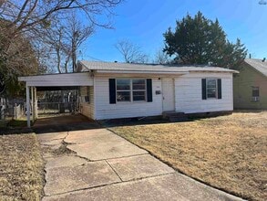 Building Photo - 2009 Joline St