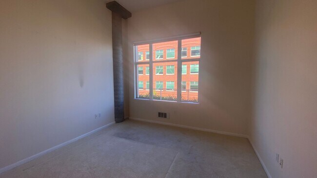 Building Photo - Fantastic 2-Bedroom with Huge Deck