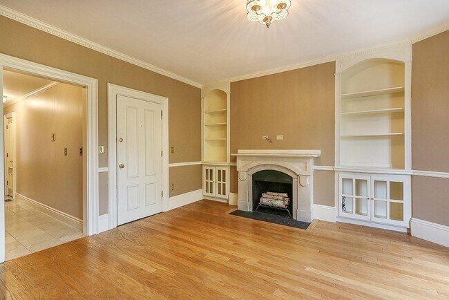 Building Photo - 319 Dartmouth St