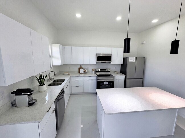 Building Photo - 4206 NW 32nd St