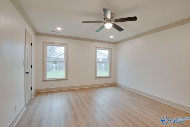 Building Photo - 2042 Rosebury Ln SW