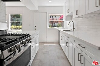 Building Photo - 3635 Kalsman Dr