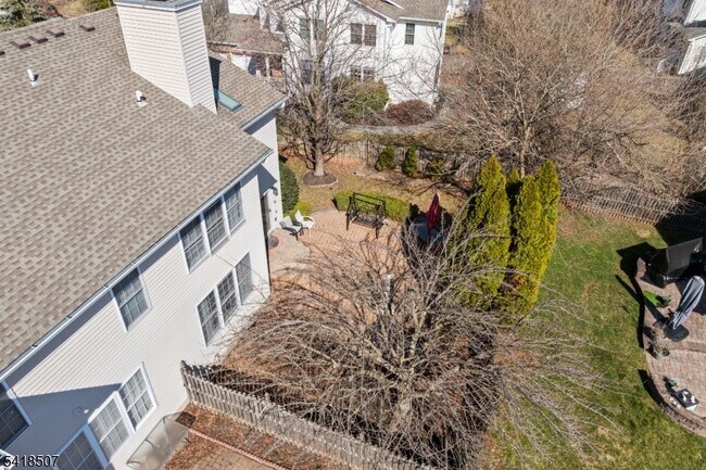 Building Photo - 29 Newell St