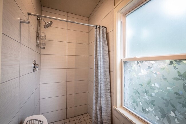 Building Photo - 49SW1105