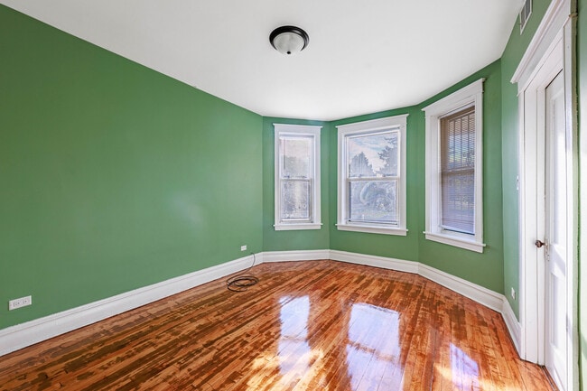 Building Photo - 1445 S Kostner Ave