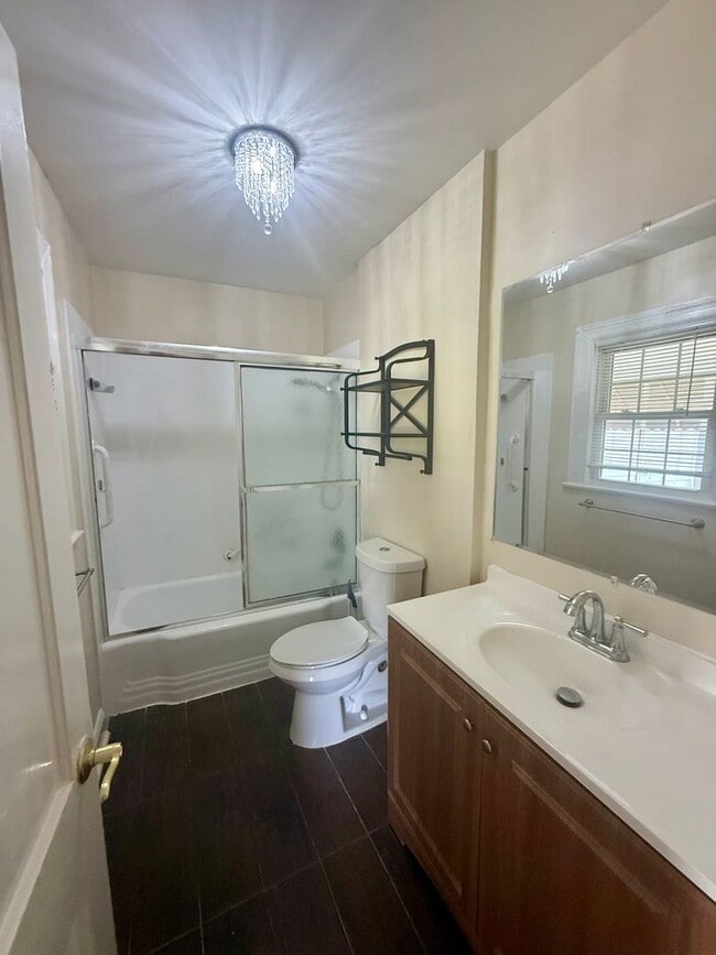 Building Photo - Three bedroom, 1 bath house in Graham