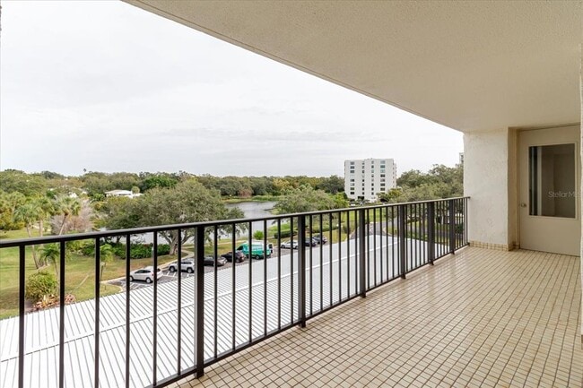 Building Photo - 100 Oakmont Ln