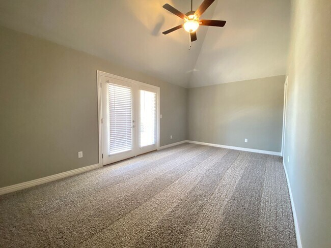 Building Photo - 2021 N Penelope Ln