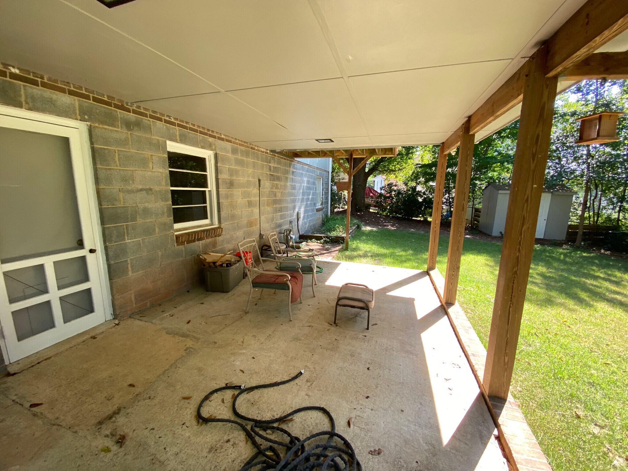 Building Photo - Room in House on Old Farm Rd