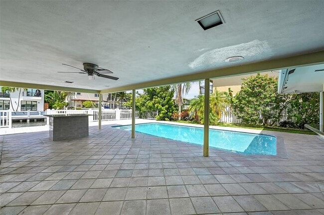 Building Photo - 681 Marine Dr