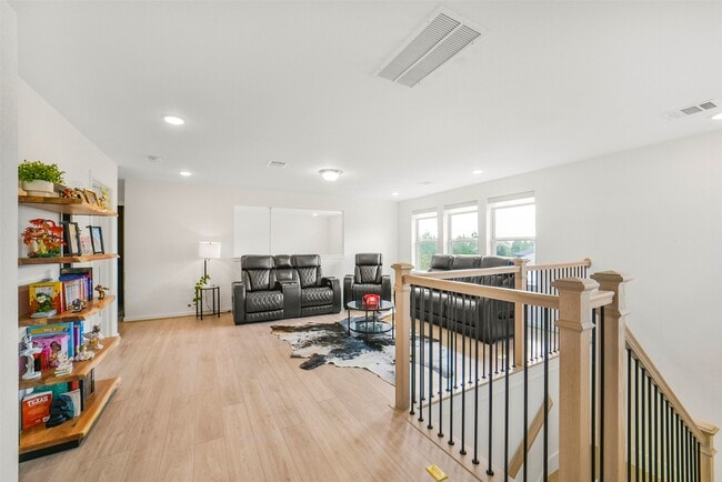 Building Photo - 147 Renodes Garden Ln