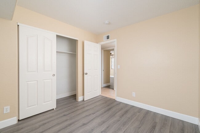 Building Photo - 3 bedroom Home with Pool and Spa