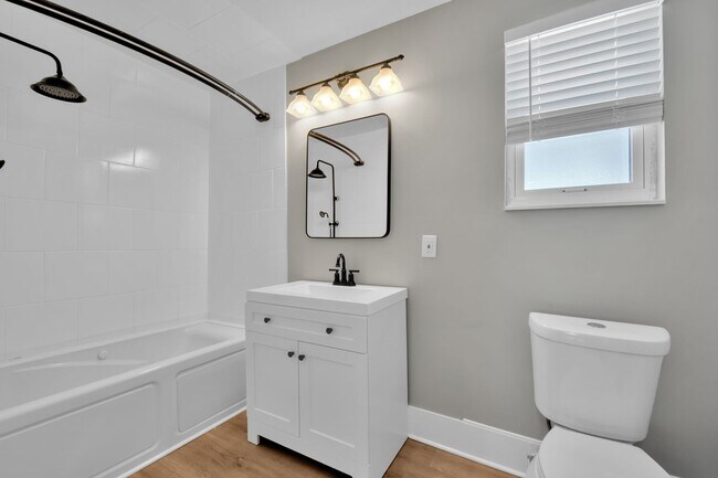 Building Photo - 4 bedrooms $2150