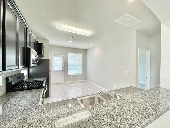 Building Photo - 407 Rhetoric Way