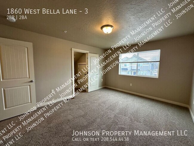 Building Photo - 1860 W Bella Ln
