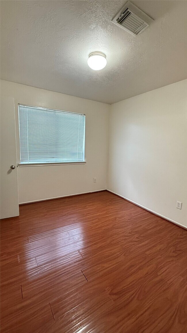 Building Photo - 2714 Grahamwood Ln