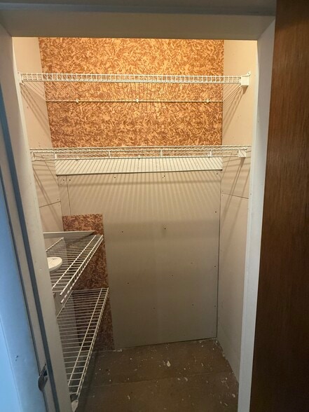 Building Photo - 66 Elm St