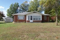Building Photo - 3 Bedroom House Next To Columbia Regional ...