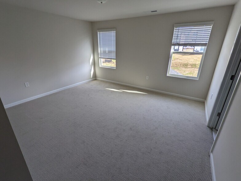 Building Photo - 645 Rawls Dr