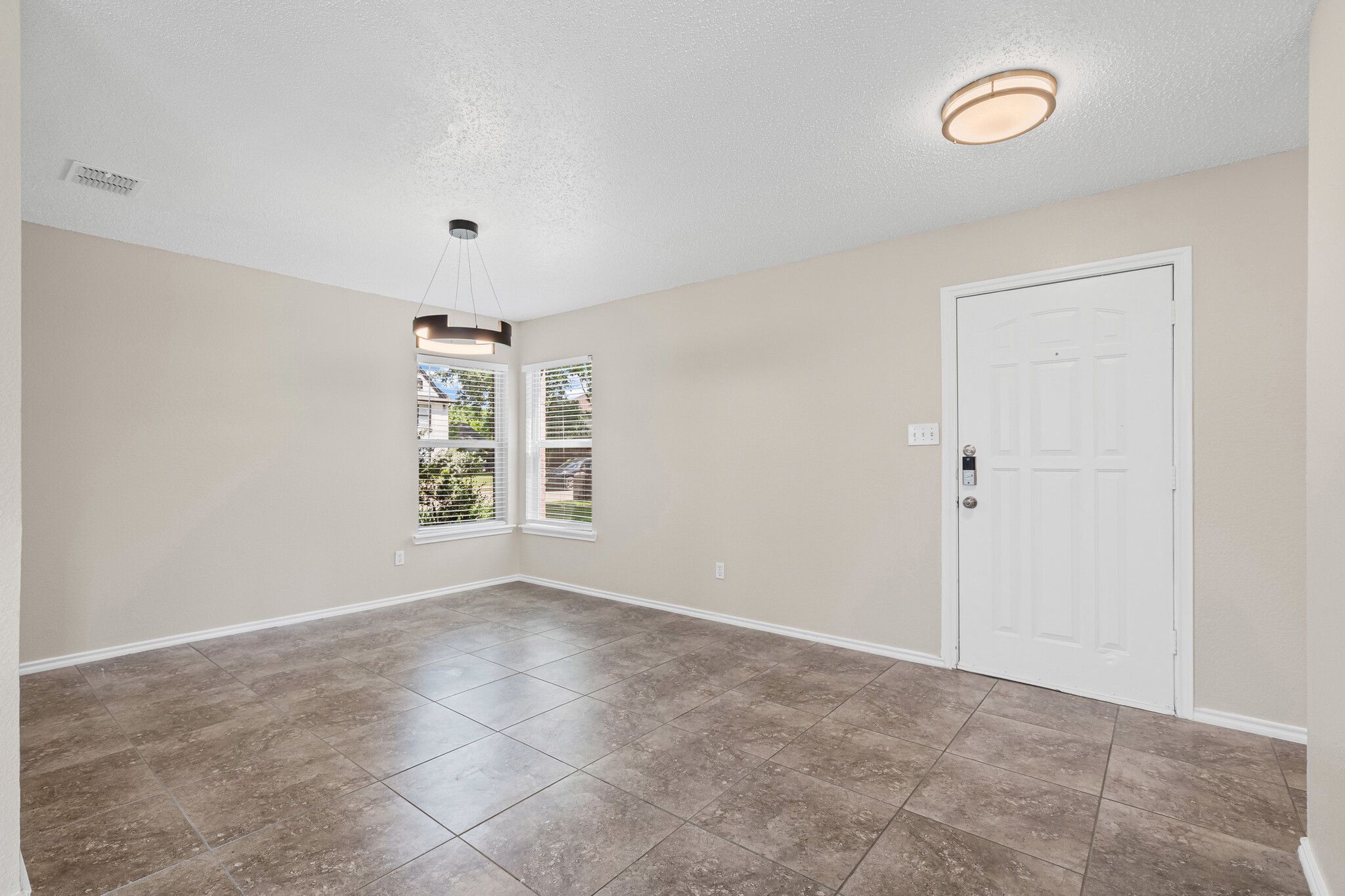 Building Photo - 6505 Tara Ln