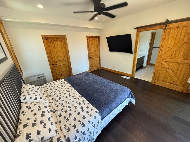 Building Photo - Stunning 4-Bedroom Home with Amazing Views, EV Charger & Solar in Big Bear!