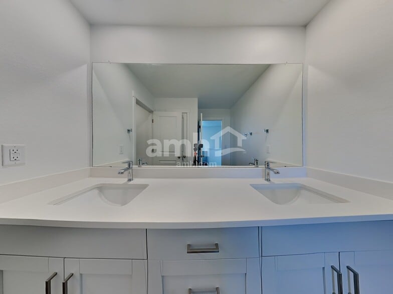 Building Photo - 23484 E 2nd Pl