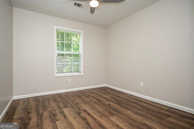 Building Photo - 140 Whitehead Dr