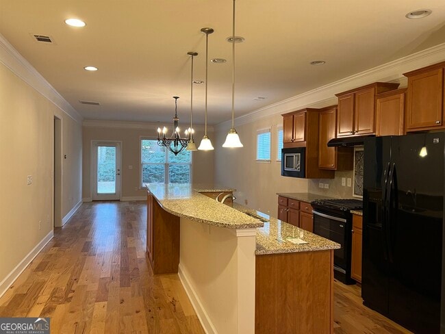 Building Photo - 356 Sandy Springs Dr