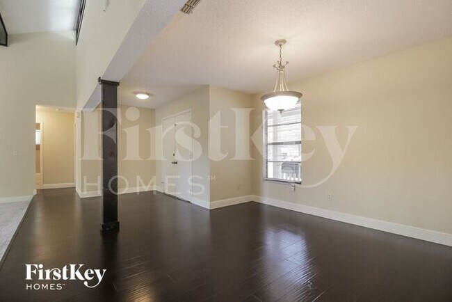 Building Photo - 1303 Willow Springs Ct