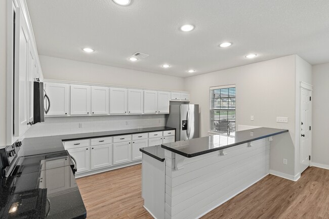 Building Photo - 415 Goldilocks Ln