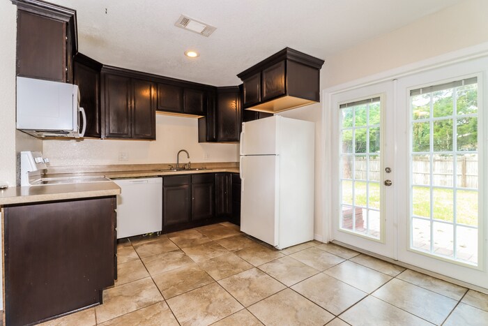 Building Photo - 6707 Sierra Terrace