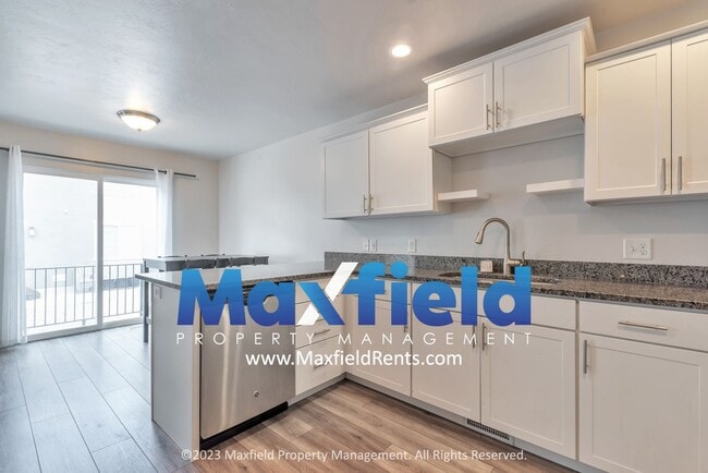 Building Photo - Pet Friendly - Draper Townhome 3 BD 3 BA 2...