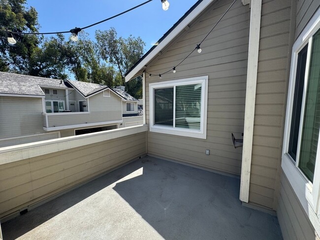 Building Photo - Stunning 2Bd/2Ba Home in Yorba Linda!