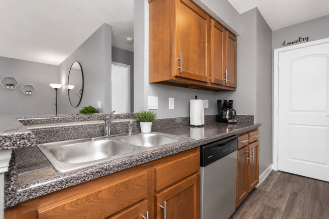 Building Photo - 2 bed 2 bath in Dublin City Schools!