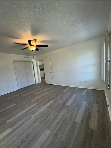 Building Photo - 7747 Dentcrest Dr