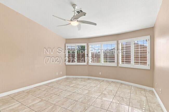 Building Photo - SE!! Stallion Mountain!! Gated!!! Single Story Home!! No Carpets!!! Covered patio!! Water Conditi...