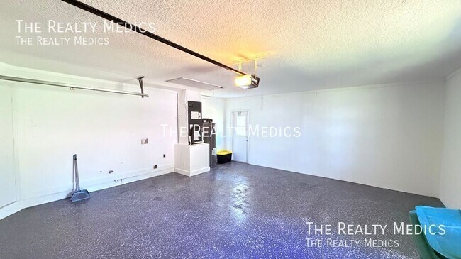 Building Photo - 20515 Macon Pkwy