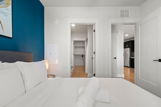 Building Photo - 2317 W Grace St