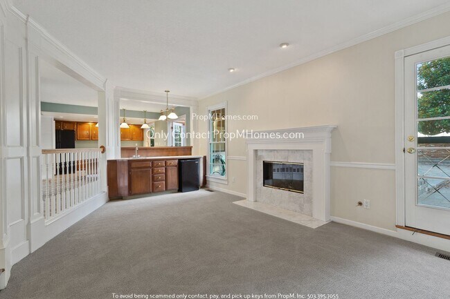 Building Photo - Spacious Three Bedroom Home in Desirable Charbonneau!