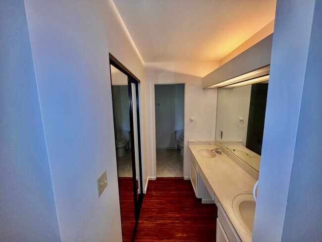 Building Photo - Royal Summit–4BD/3BA/Garage – Aiea