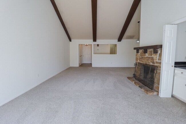 Building Photo - 3914 E 60th Pl