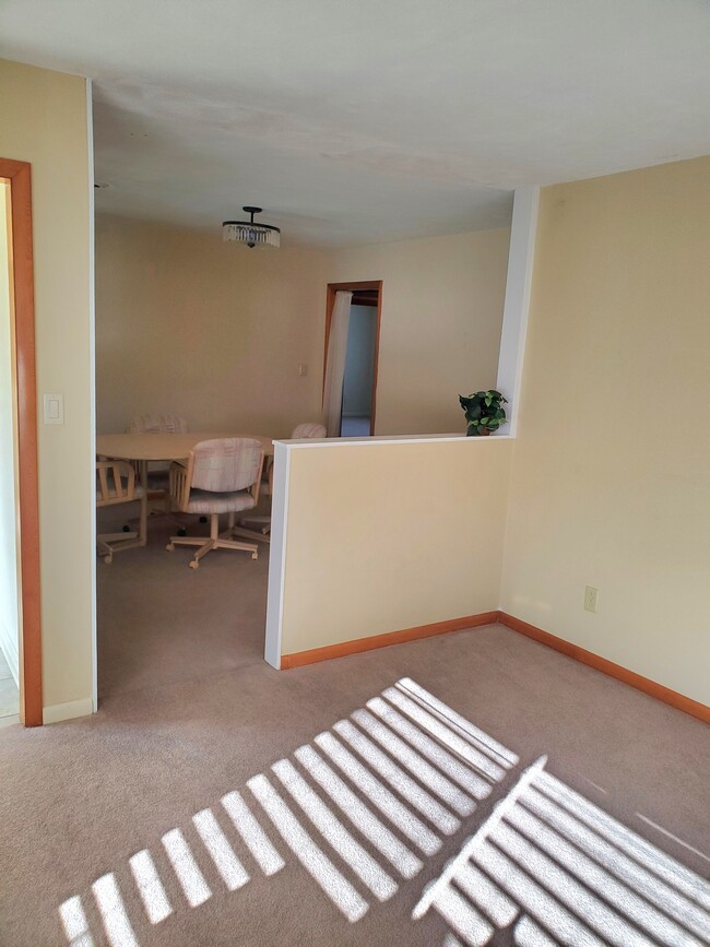 Living Room / Dining Room - 4000 Navaho Dr