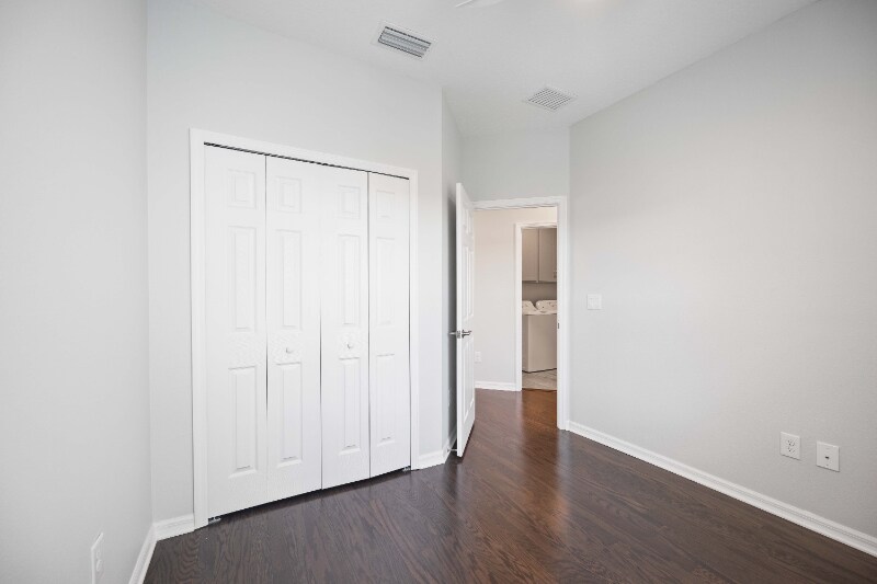 Building Photo - 3040 Via Sienna Cir