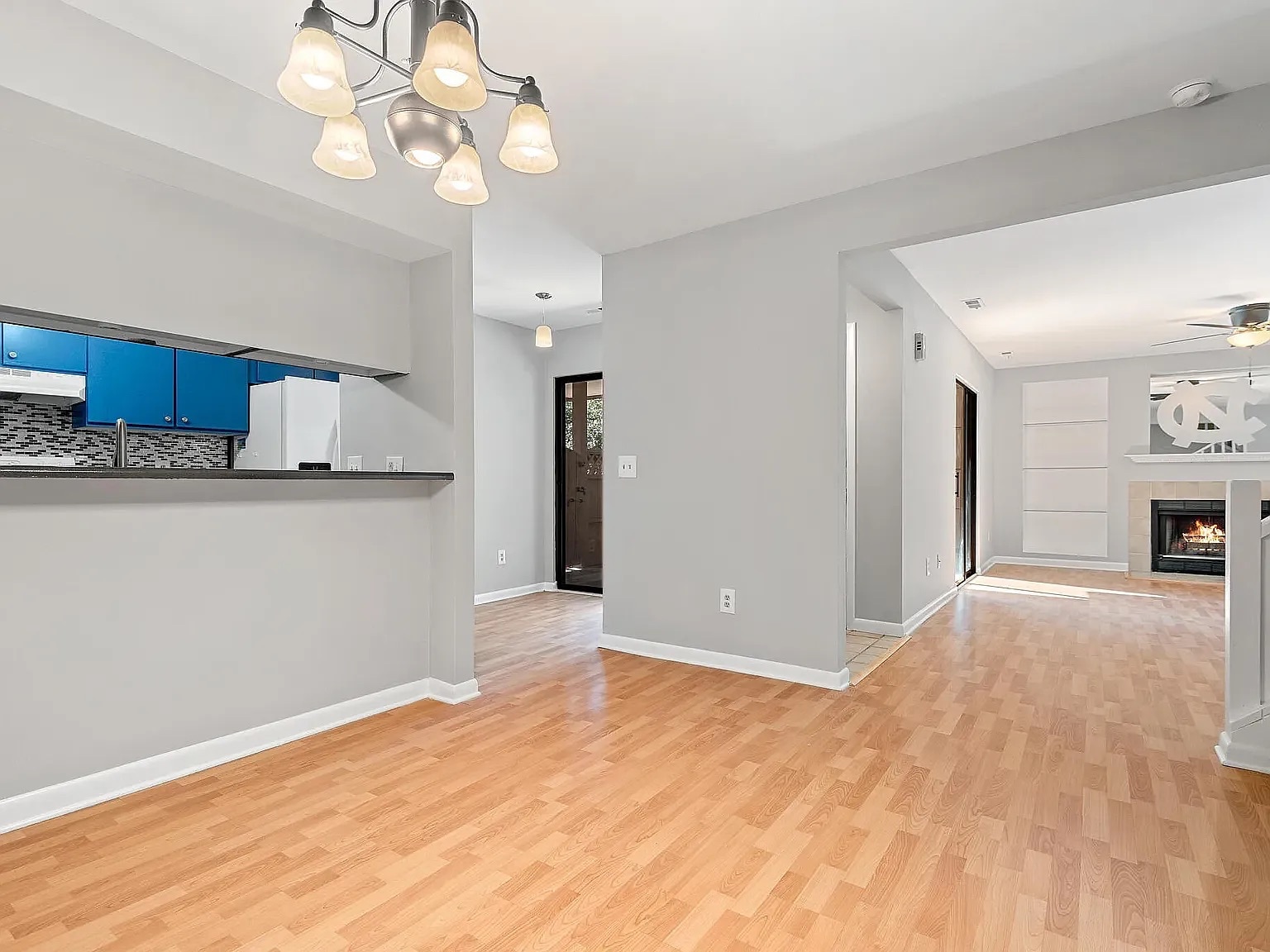 Building Photo - Room in Condo on Finley Forest Dr