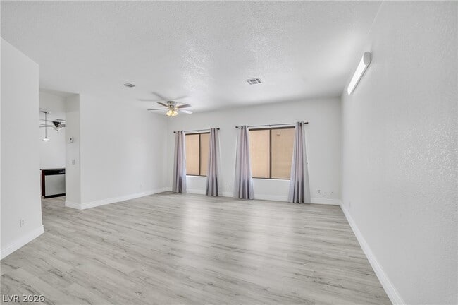 Building Photo - 2304 Chatfield Dr
