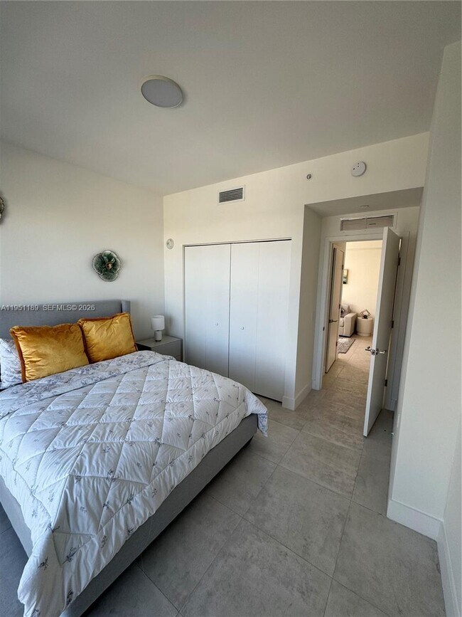 Building Photo - 239 SW 9th St